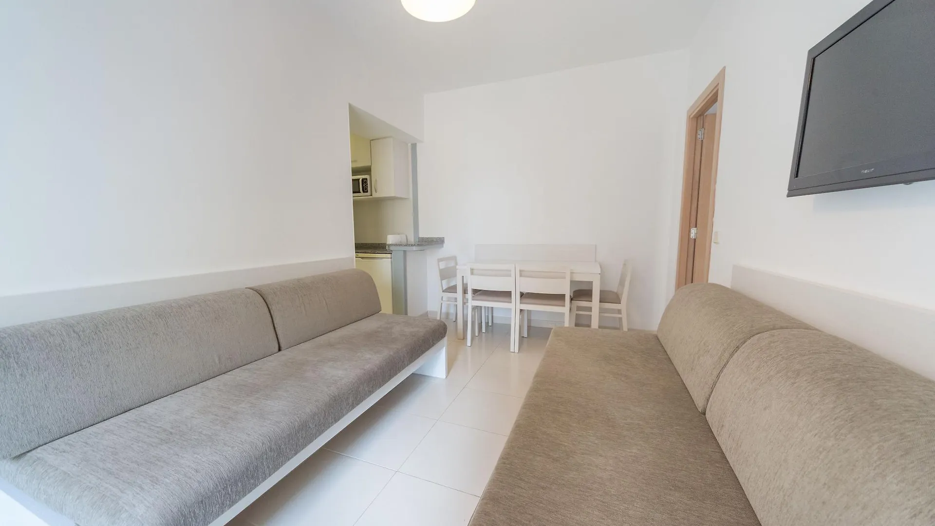 Апартаменты Apartamentos Embat Кан Пастилла
